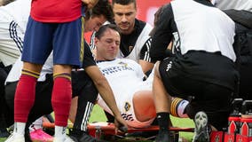 LA Galaxy star Chicharito tears ACL